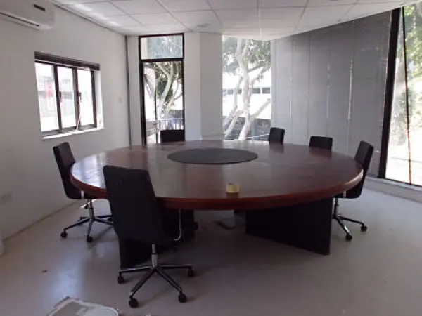 Office that Consists of 1000 sqm for rent in Msida