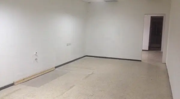Class 4 Shop for rent in Fgura.