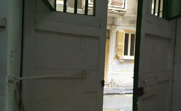 Malta real estate: Valletta Garage For Rent or Storage situated in Melita street