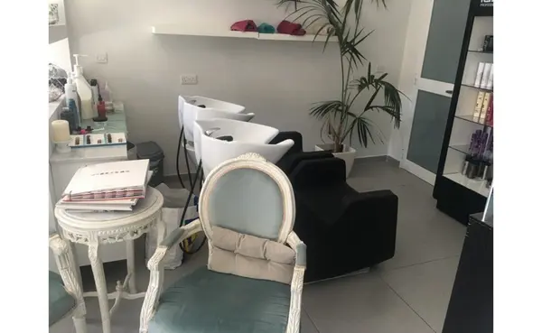 Shops for rent in Malta: Zebbug salon 37sqm