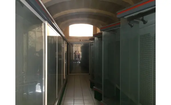 Shop to let in Malta: Valletta 100sqm ground floor premises