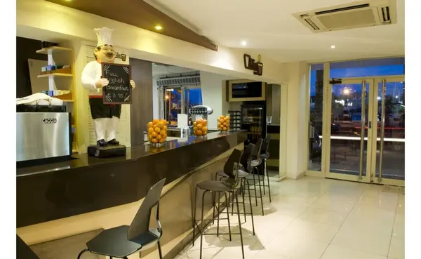 Restaurants for rent in Malta: 125sqm Gzira seafront cafeteria