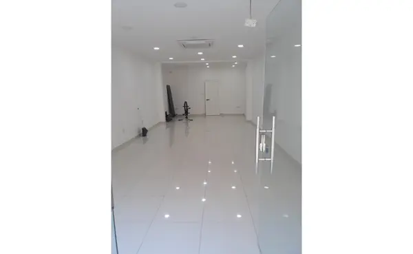 Shop / Office to let in Malta: Gzira 50sqm premises
