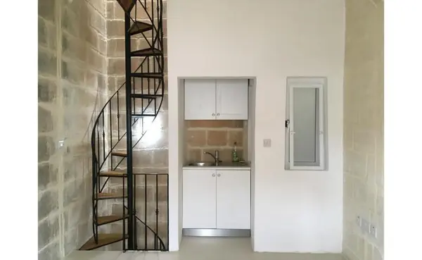 Shops for Rent in Malta: Outlet on 3 Floors In the Hub Of Valletta