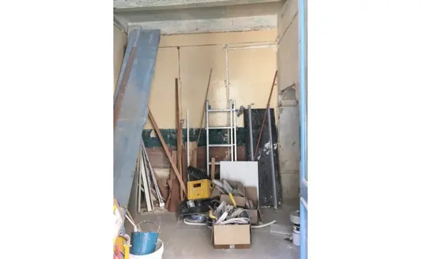 Shop to let in Malta: Corner Shop For Rent In Valletta