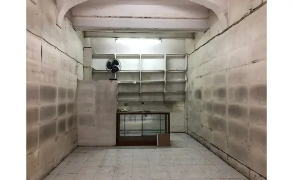 Shops for rent in Malta: Shop For Rent with High Ceilings and nice facade in Valletta