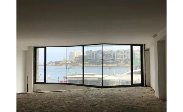550 sqm Office / Shop to let on the St Julians seafront
