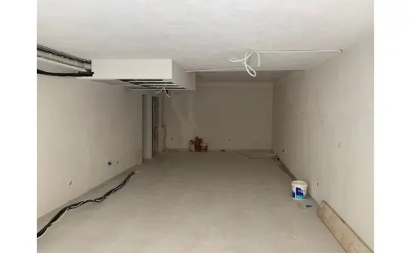 Shops for rent in Malta: Qawra commercial premises with an area of 60sq.m