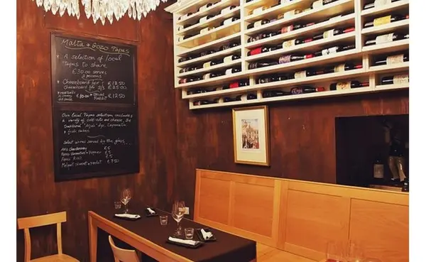 Estate agents Malta: Valletta Wine Bar for rent in a prime area