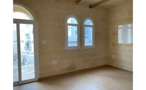 Offices in Malta: Ta' Xbiex 80sqm commercial premises for rent