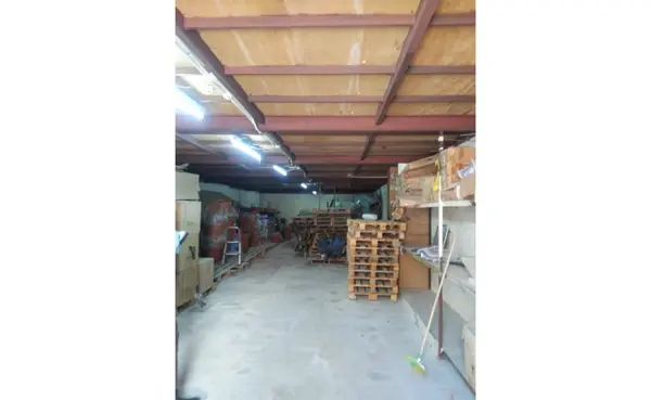 Estate agents Malta: Qormi 240 sqm commercial premises for rent