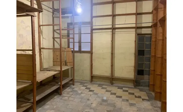 Shop to let in Malta: Valletta class 4D 100sqm shop