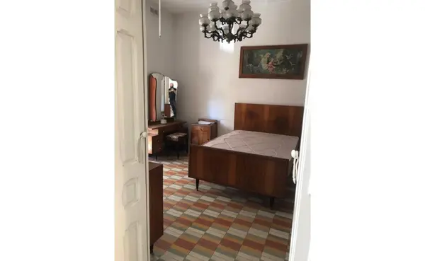 Offices / Apartments for rent in Malta: Spacious Office / Apartment with 3 bedrooms in Floriana