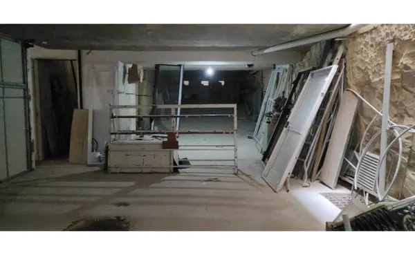 Real estate Malta: 100sqm Basement Birzebbuga garage for rent