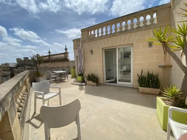 Malta real estate: Townhouse For Rent - Commercial / Residential Naxxar