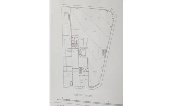 Corner Ground floor Shop for rent in Iklin with 960sqm