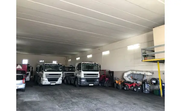 Real estate Malta: Qormi warehouse for rent with a total area of 2271sqm (640sqm internal)