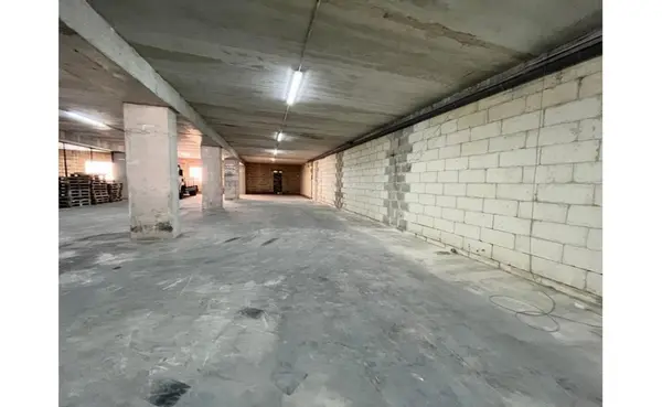 Estate agents Malta: Mosta 800sqm warehouse for rent