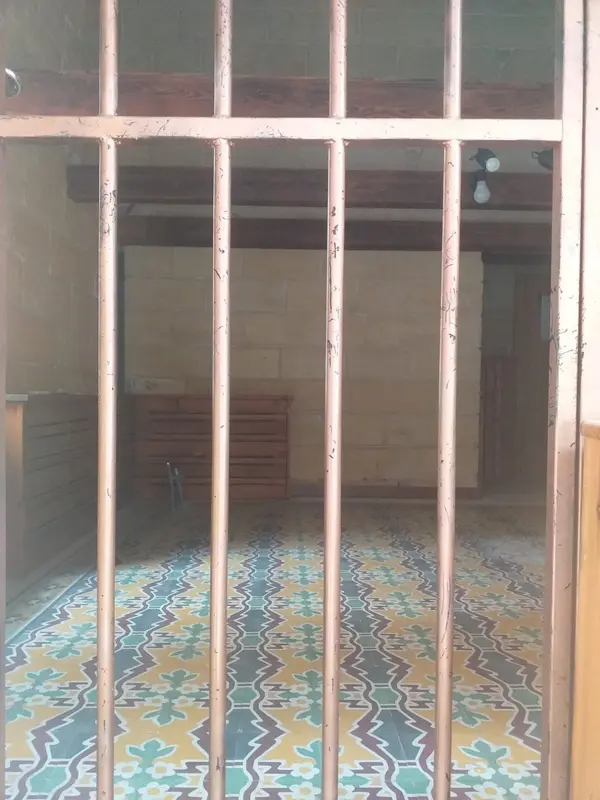 Shops for rent in Malta: Sliema 25sqm commercial premises with class 4B permits