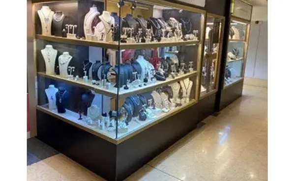 Shops for rent Malta: St Julian's 9sqm outlet in a key location