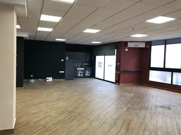 Office on the 4th Floor with seaviews that Consists of 390sqm for Sale