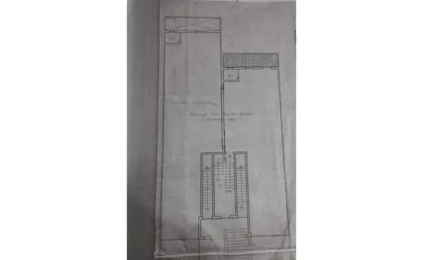 Estate agents Malta: Naxxar 110qm garage for rent
