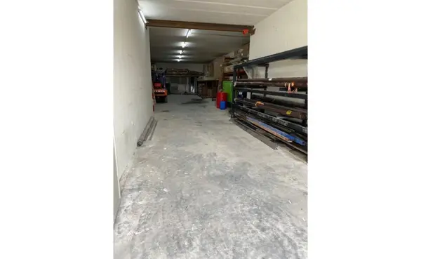 Real estate Malta: 190sqm large garage for rent in San Gwann