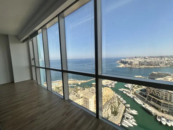 Portomaso 306 sqm Office to let