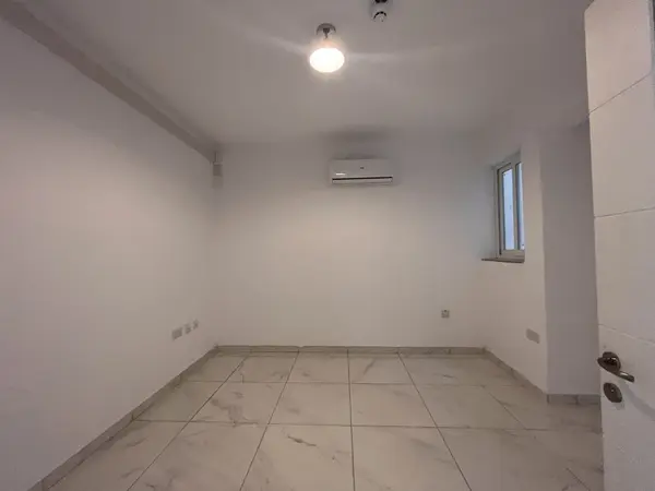 Burmarrad compact office for rent