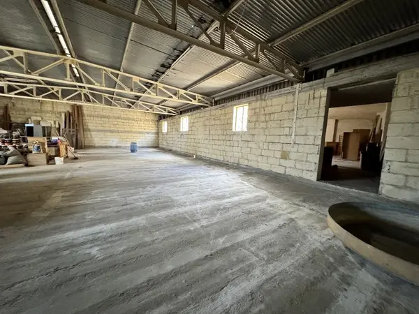 Paola Industrial Rental: Warehouse/Factory (1200sqm) + Showroom (850sqm)