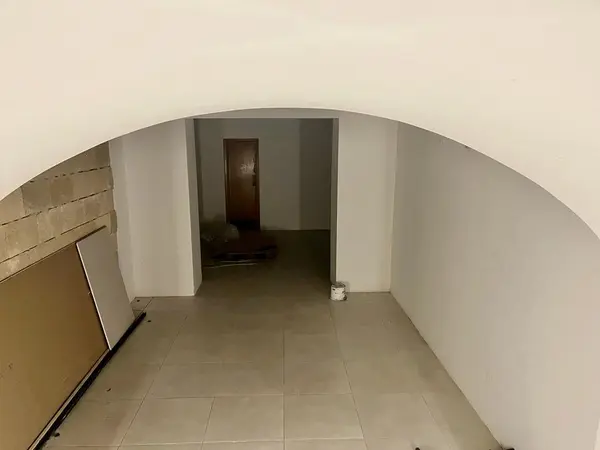 Sliema 40sqm class 4B shop to let