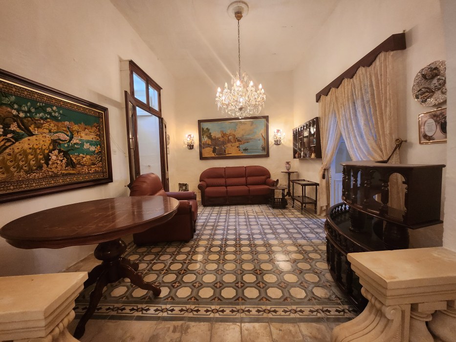 Large townhouse for sale in Ghajnsielem, Gozo