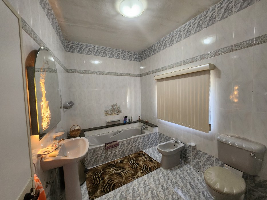 Large townhouse for sale in Ghajnsielem, Gozo