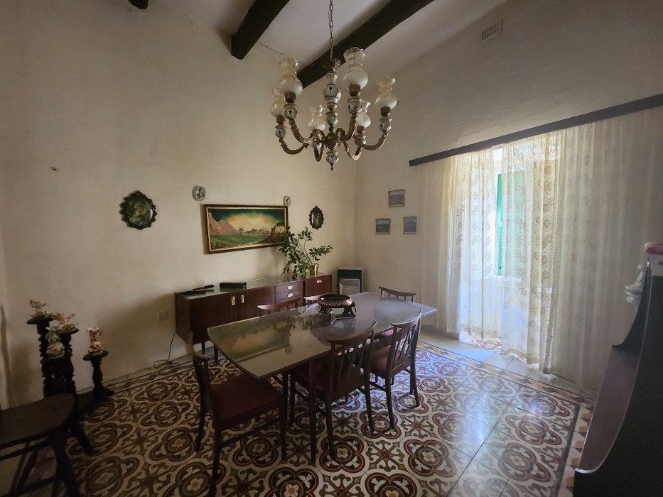 Large townhouse for sale in Ghajnsielem, Gozo