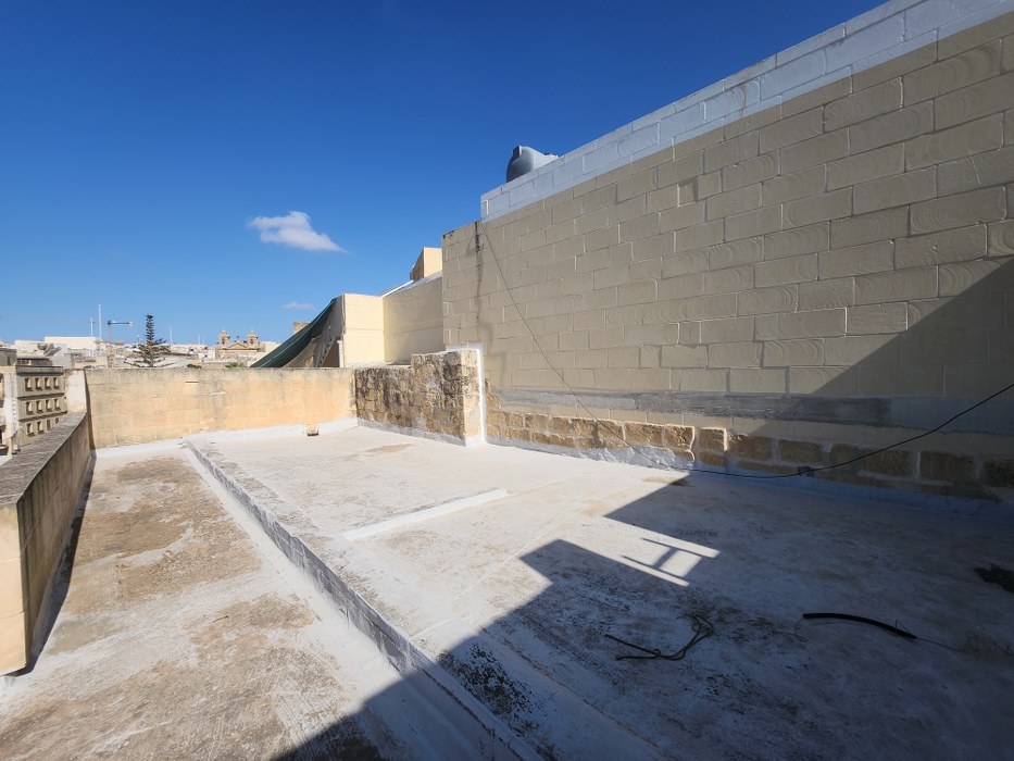 Large townhouse for sale in Ghajnsielem, Gozo