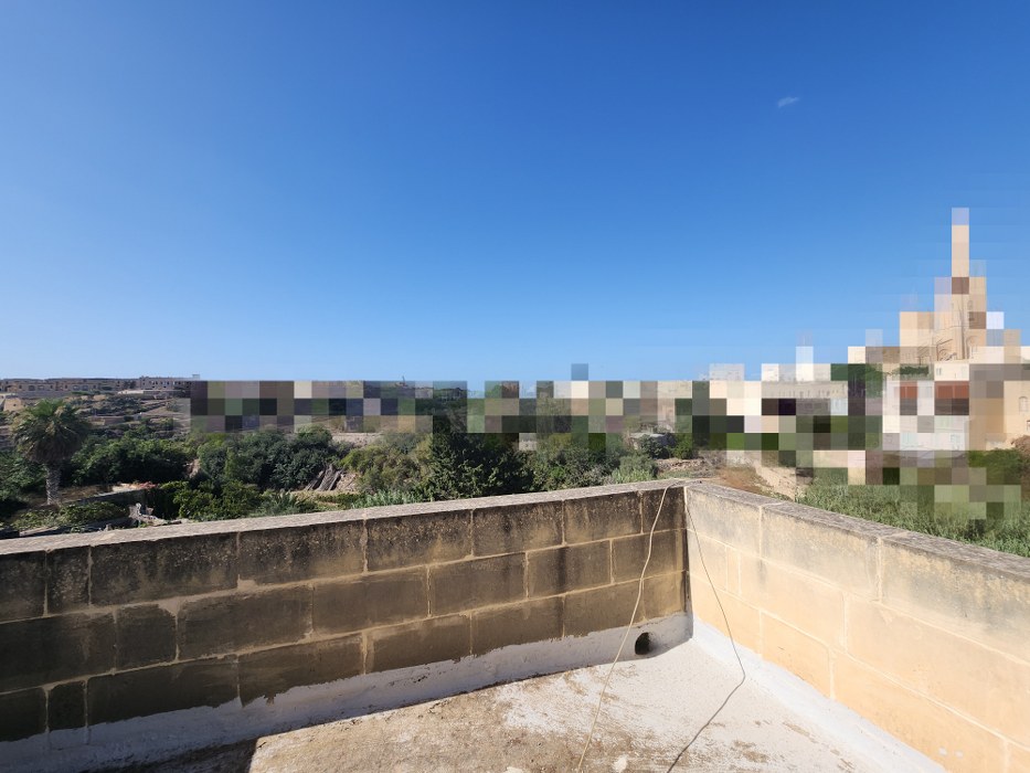 Large townhouse for sale in Ghajnsielem, Gozo
