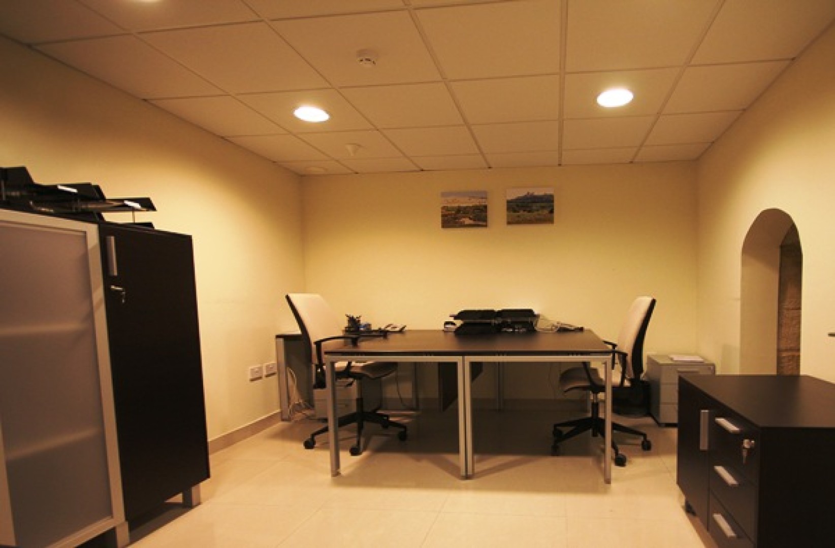 Modern Office in Excellent Location