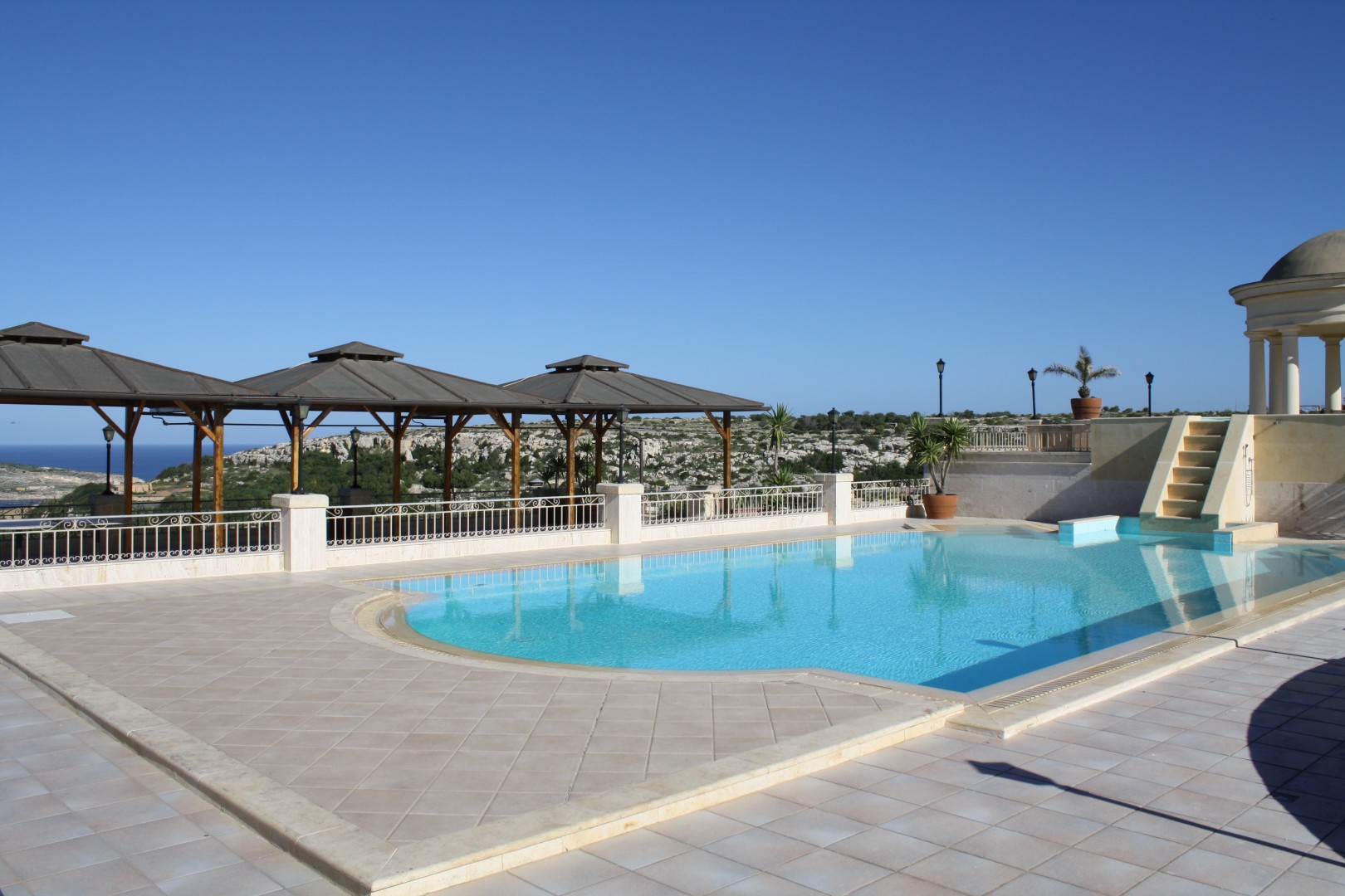 Exclusive Wardija Villa with Expansive Gardens
