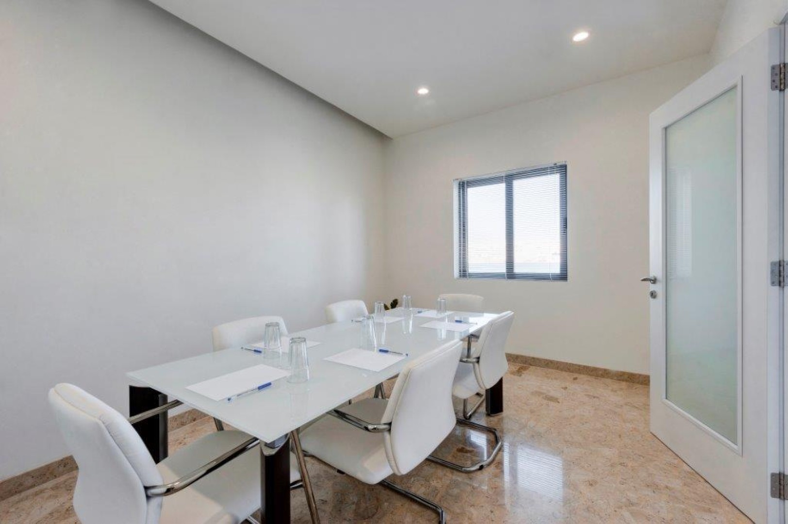 A Very Modern Seafront Office in a Great Location for rent
