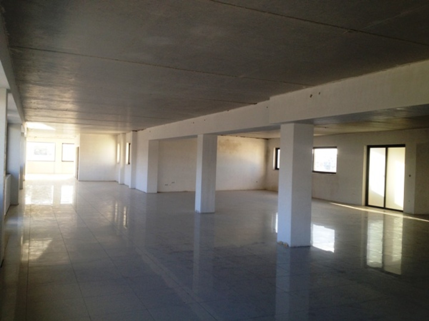 550sqm Office for rent
