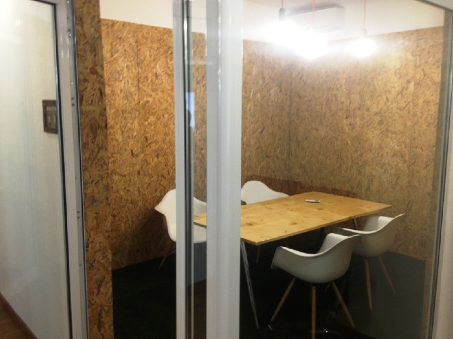 Offices to let (4-6 work stations)