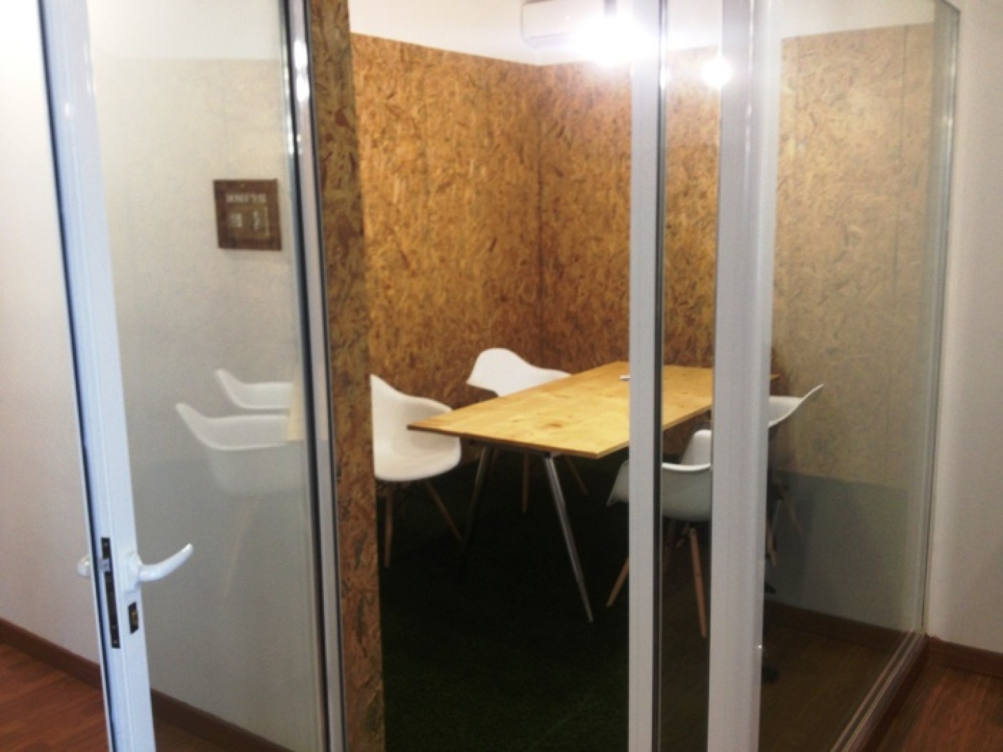 Offices to let (4-6 work stations)