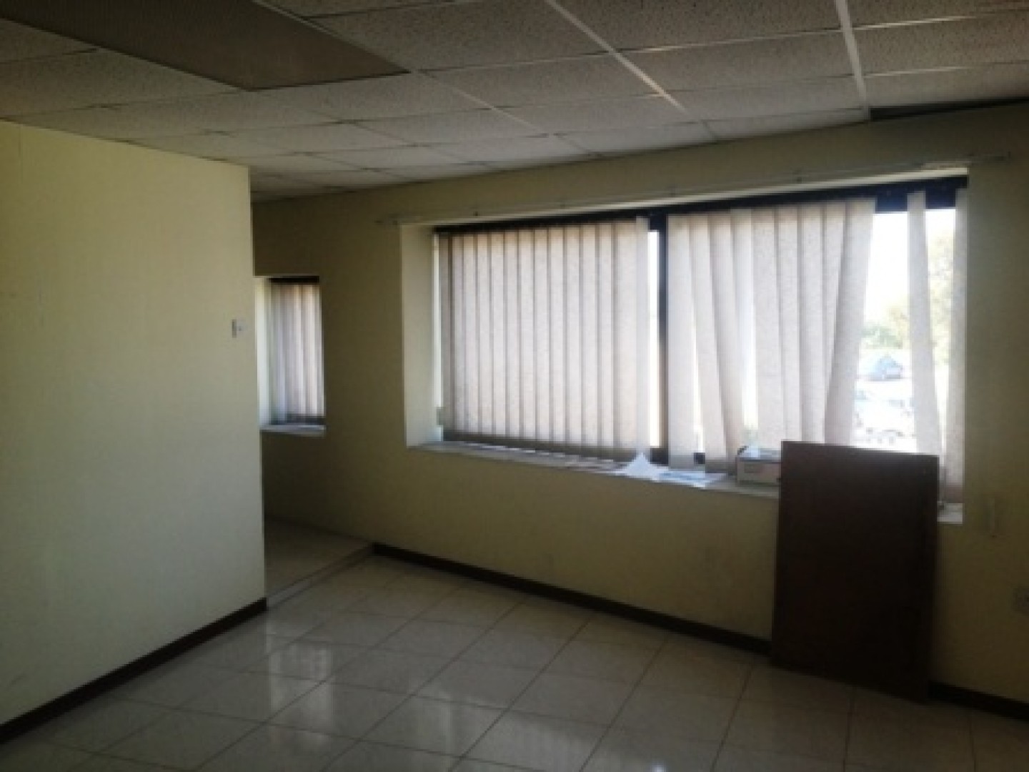 Spacious Corner Office in Luqa for rent