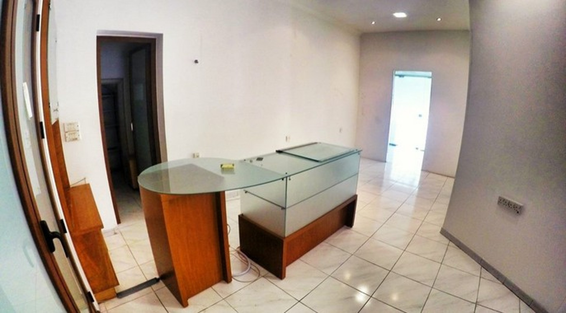 Retail Shop For Rent in A Main Street in Birkirkara