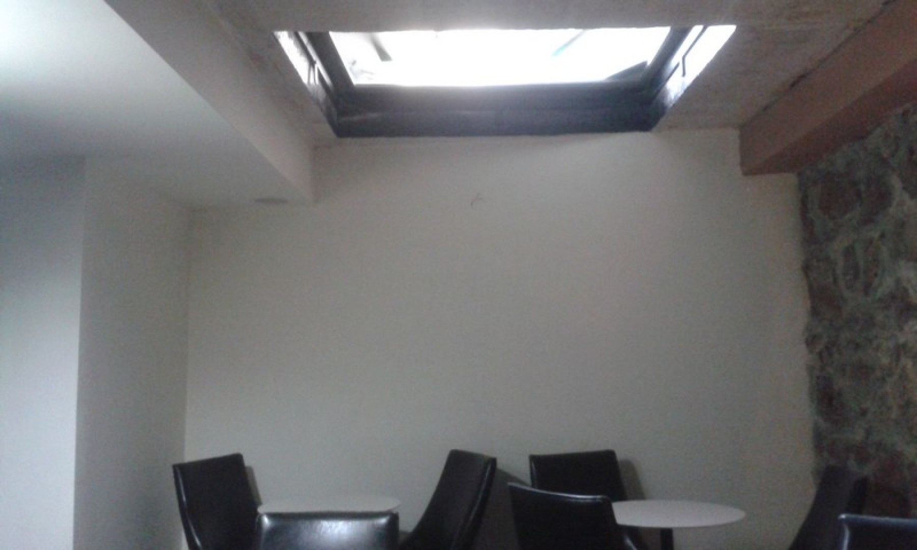 Fully equipped 150 square metre Cafetera Wine-Bar and Restaurant to let in Rabat with terrace