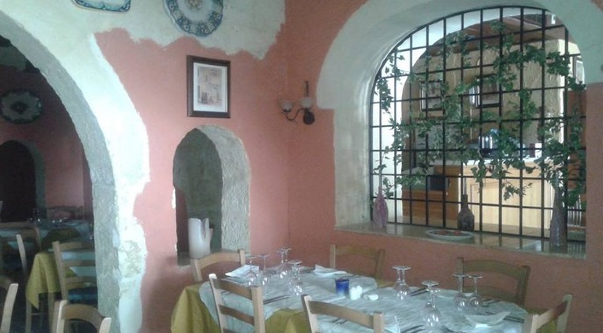 Restaurant / Cafeteria situated on the outskirts of Valletta , perfect for the right Concept
