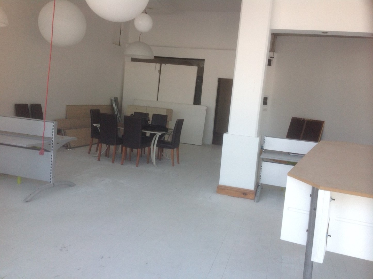 Showroom/office on a busy road in Marsa