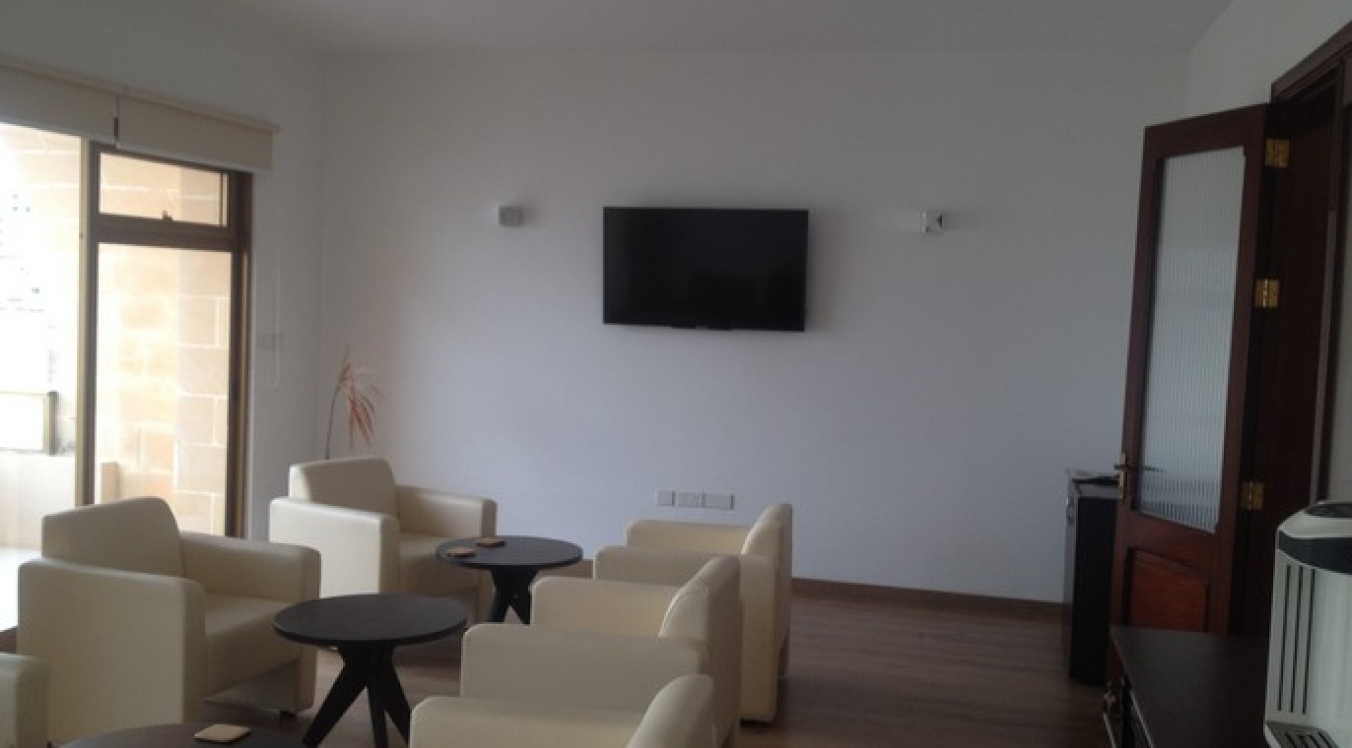 Modern Office with Seaviews to let