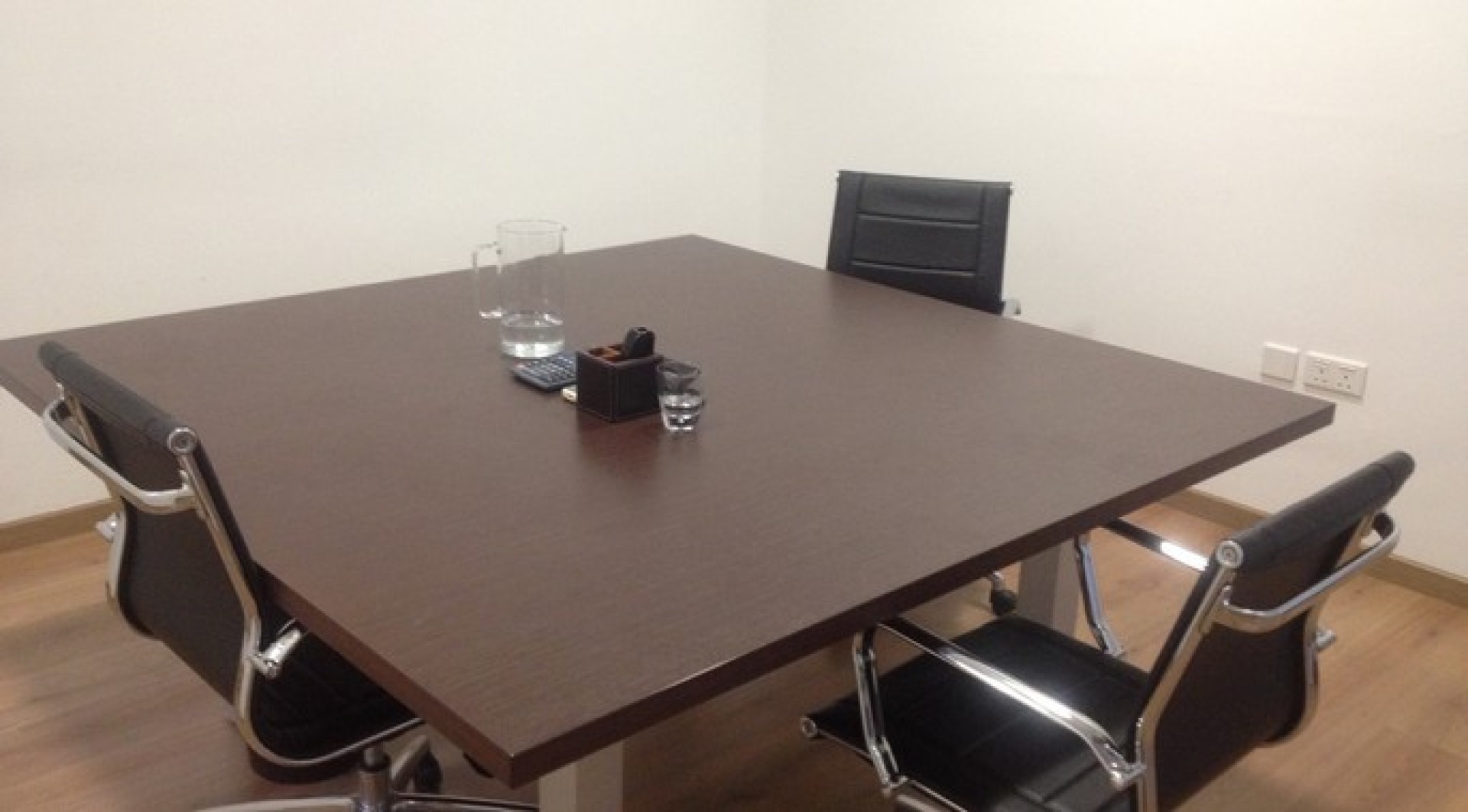 Modern Office with Seaviews to let