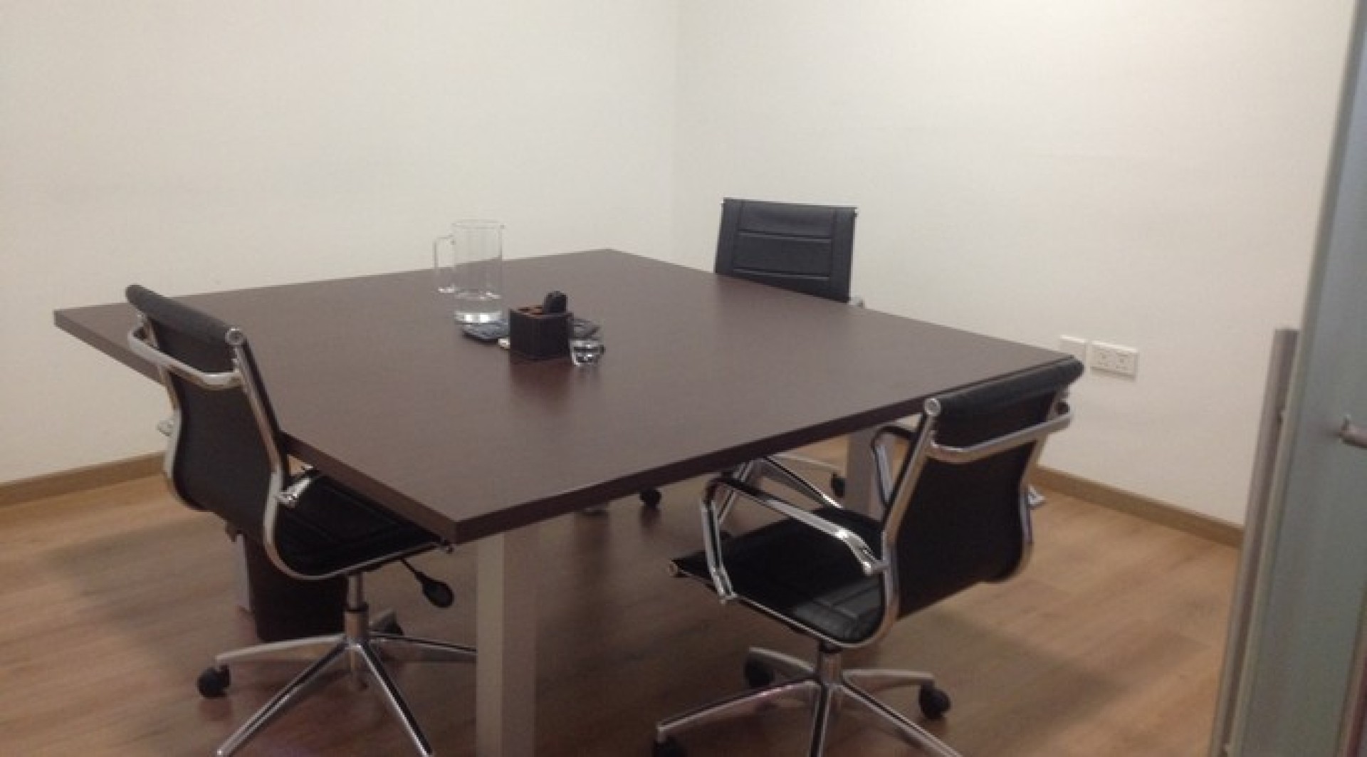 Modern Office with Seaviews to let